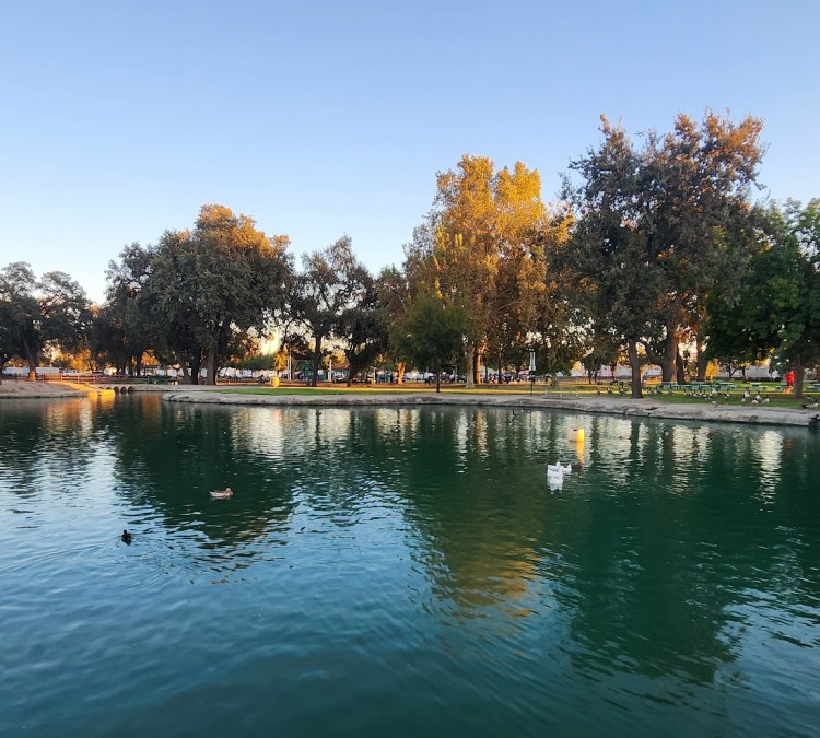 Plaza Park (Visalia,&nbspCA)